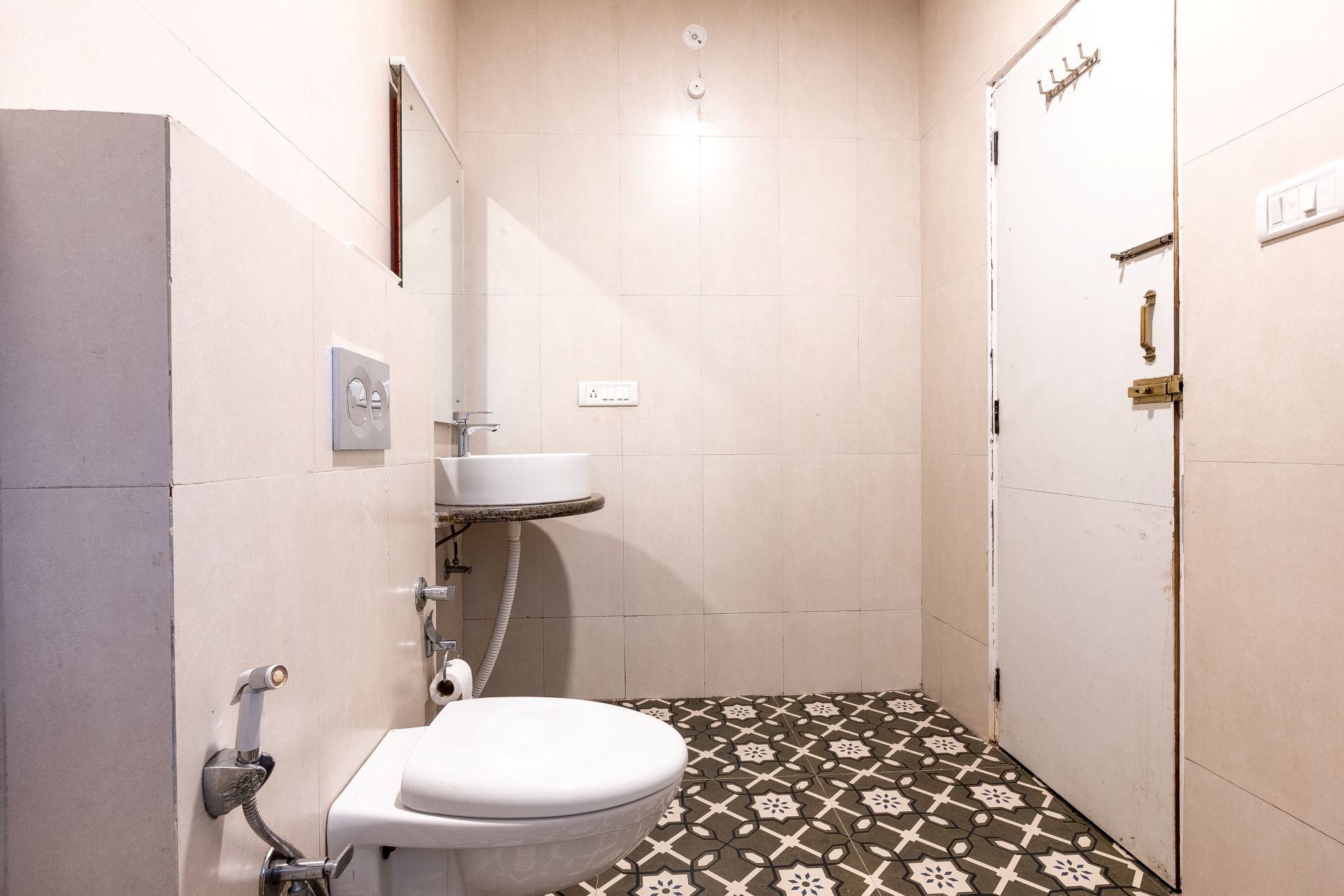 Magnolia A luxury modern bathroom features at The Hive Cottage Nainital